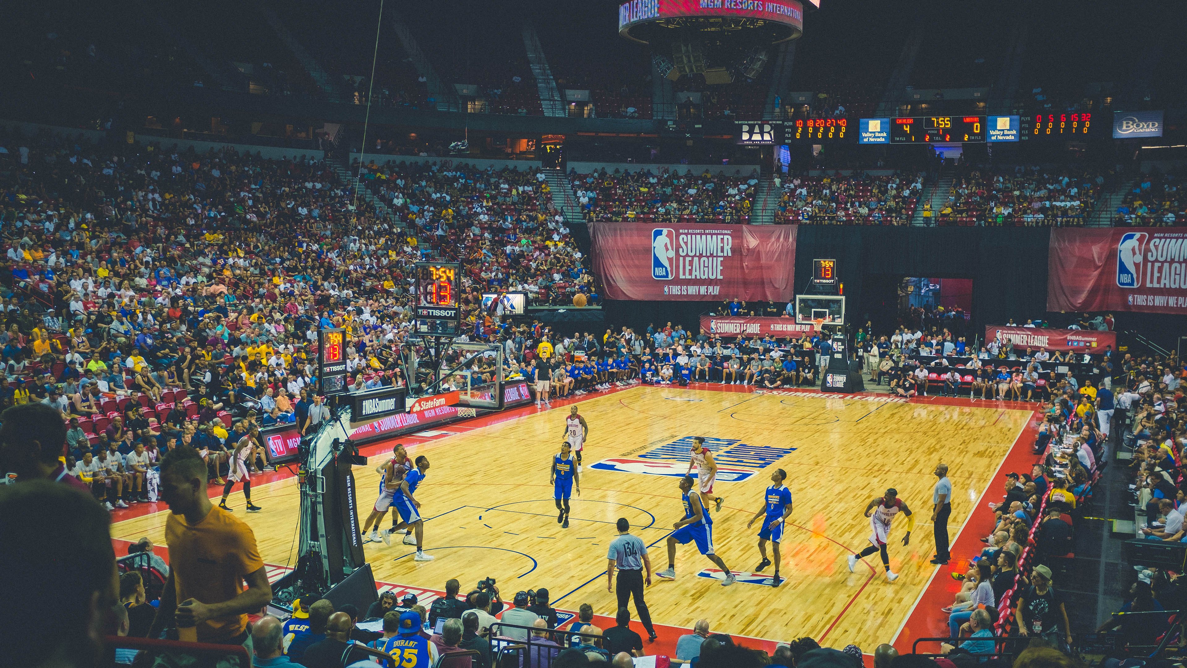 雄鹿对阵马刺，哈登的稳定输出，是偶然还是必然？